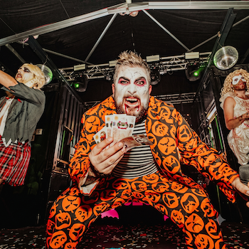 How to Plan an Epic Group Halloween Night Out: Costumes, Chaos, and Halloween Bingo